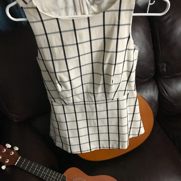 Size 0 - Picture 4 of 5